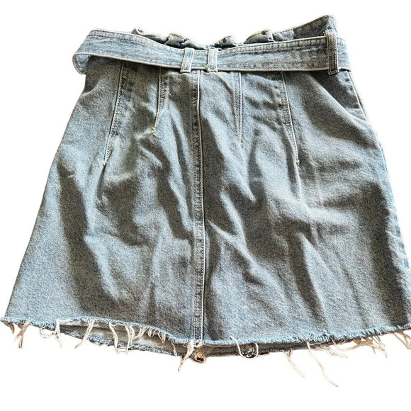 FREE PEOPLE Skirt Denim Mini Belt Frayed Raw Hem Button Fly Blue pockets Size 25 - Picture 4 of 8